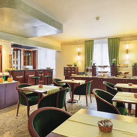 ドリームホテル 4*